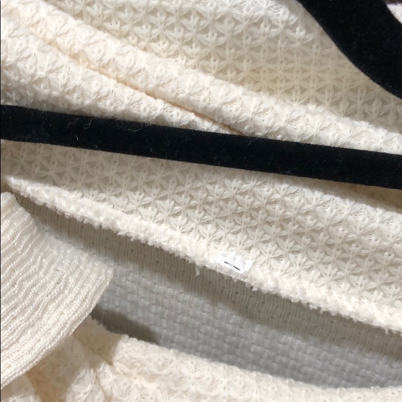 Cream Sweater size Medium. No tags, never worn. - Picture 4 of 7